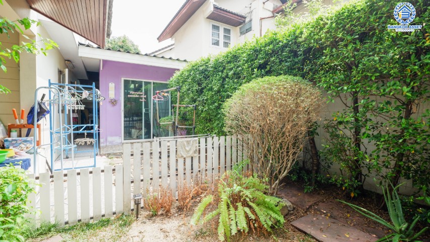 บ้านเดี่ยวมือสองนนทบุรี หน้าบ้านไม่ชนใคร โครงการ ประชานิเวศน์3 สามัคคี-ประชาชื่น  เนื้อที่กว้าง 50 ตร.ว. ฟังก์ชันครบครัน 4 ห้องนอน 2 ห้องน้ำ 1 ห้องนั่งเล่น แถมเครื่องปรับอากาศ 3 เครื่อง พร้อมพื้นที่ใช้สอย 198 ตร.ม.  บนทำเลเมืองติด ถ.สามัคคี และถ.ติวานนท์ ใกล้รถไฟฟ้าสายสีมชมพู "สถานีสามัคคี"